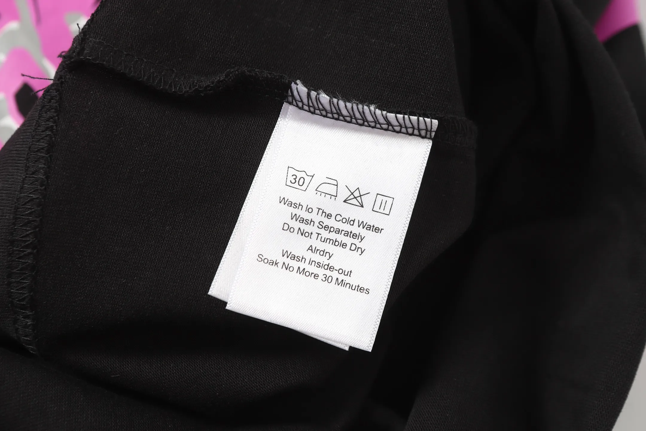 #active Black ｜ THAT'S A AWFUL LOT OF COUGH SYRUP In Stock Real shot American simple trendy brand loose casual T-shirt Fabric (fabric): 32 counts Weight combed double yarn pure cotton Sizes (size): S-M L X L Color (colour): Active Black 👉